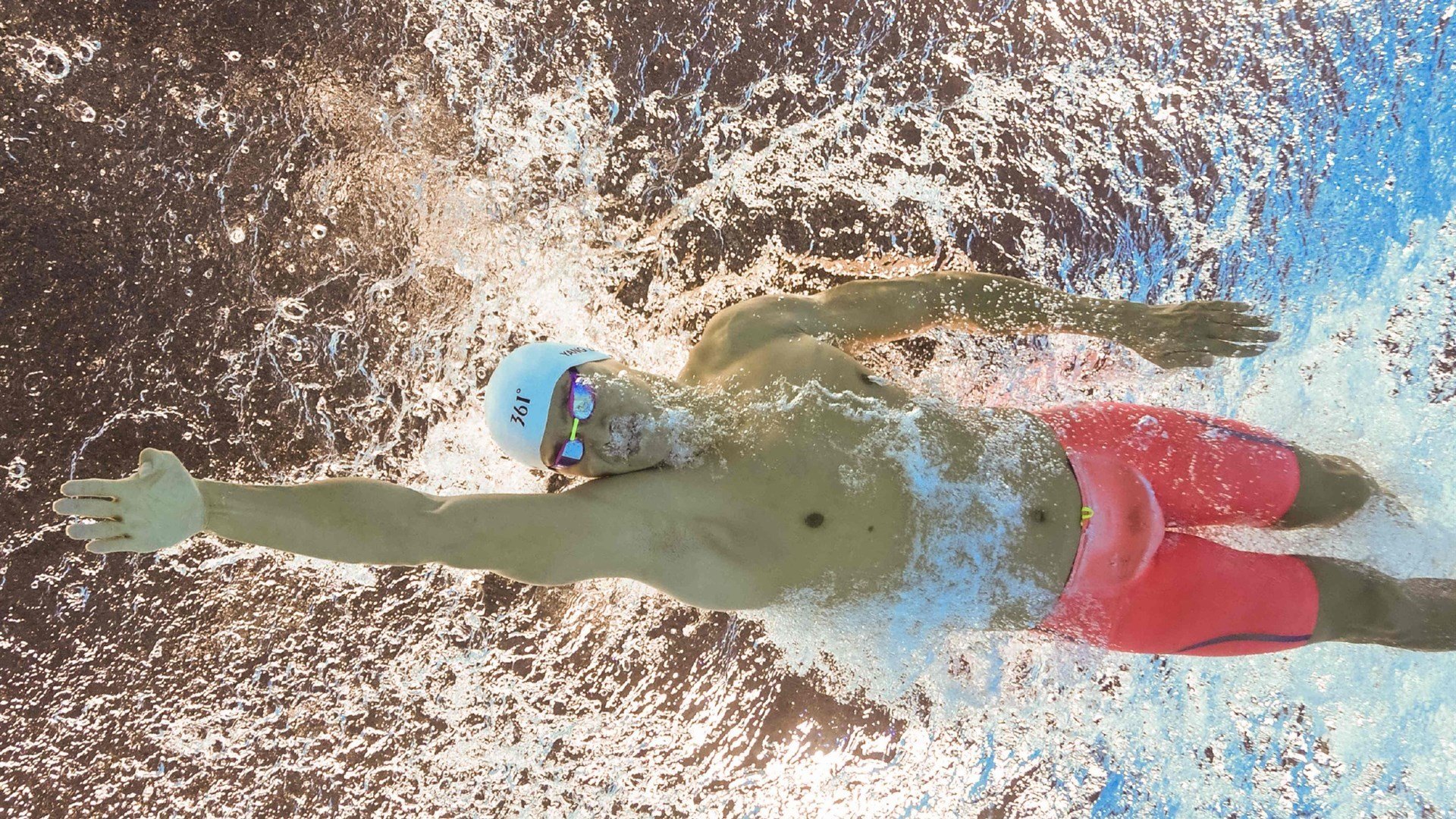 美国队混合4×100米自由泳接力决赛夺冠,美国女子4x200米自由泳接力